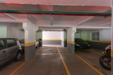 Apartamento à venda com 75m², 2 quartos e 2 vagasGaragens (Gaveta)