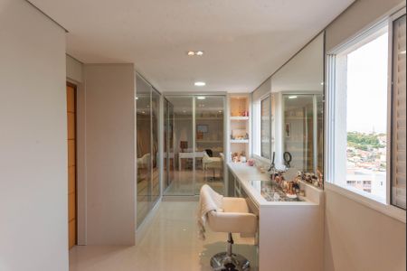 Apartamento à venda com 75m², 2 quartos e 2 vagasQuarto Closet
