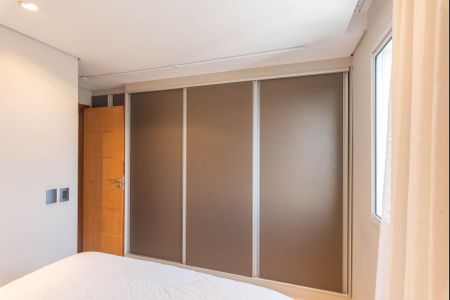 Apartamento à venda com 75m², 2 quartos e 2 vagasSuíte