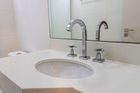 Apartamento para alugar com 74m², 2 quartos e 2 vagas Apartamento para alugar com 74m², 2 quartos e 2 vagasBanheiro da Suíte