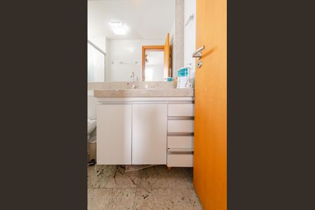 Apartamento à venda com 92m², 4 quartos e 2 vagasBanheiro suíte