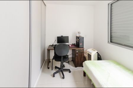 Apartamento à venda com 92m², 4 quartos e 2 vagasQuarto 2
