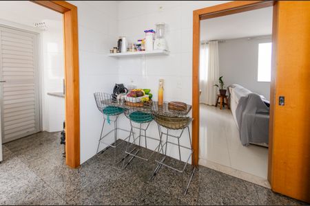 Apartamento à venda com 92m², 4 quartos e 2 vagasCozinha