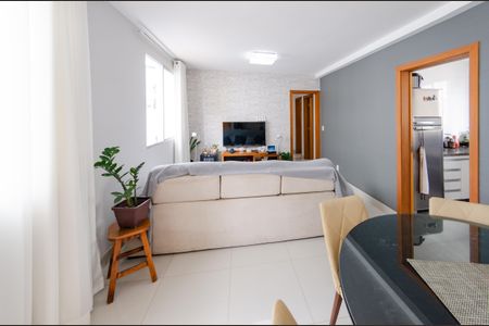 Sala de apartamento à venda com 4 quartos, 92m² em Grajaú, Belo Horizonte
