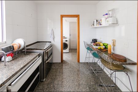 Apartamento à venda com 92m², 4 quartos e 2 vagasCozinha