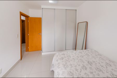 Apartamento à venda com 92m², 4 quartos e 2 vagasQuarto 3