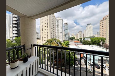 Apartamento à venda com 30m², 1 quarto e 1 vaga Apartamento à venda com 30m², 1 quarto e 1 vagaVaranda