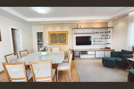 Apartamento à venda com 140m², 4 quartos e 5 vagasSala