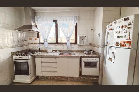 Apartamento à venda com 140m², 4 quartos e 5 vagasCozinha