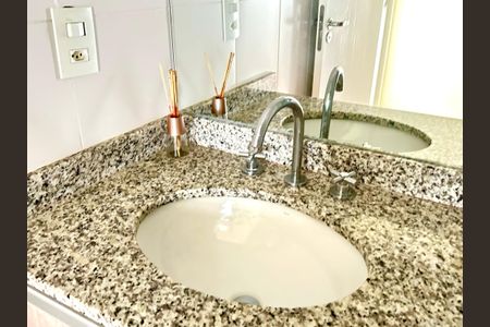 Apartamento para alugar com 57m², 2 quartos e 1 vagaBanheiro 1