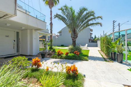 Casa à venda com 928m², 5 quartos e 4 vagas