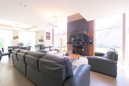 Casa à venda com 928m², 5 quartos e 4 vagas
