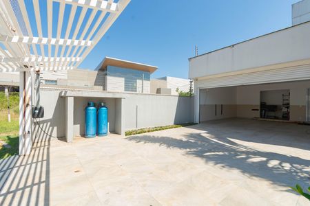 Casa à venda com 928m², 5 quartos e 4 vagas