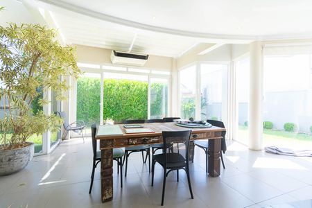 Casa à venda com 928m², 5 quartos e 4 vagas