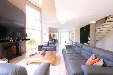 Casa à venda com 928m², 5 quartos e 4 vagas