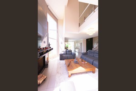 Casa à venda com 928m², 5 quartos e 4 vagas