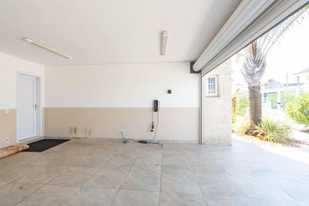 Casa à venda com 928m², 5 quartos e 4 vagas