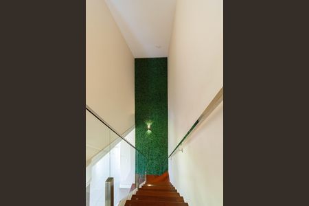 Casa à venda com 928m², 5 quartos e 4 vagas