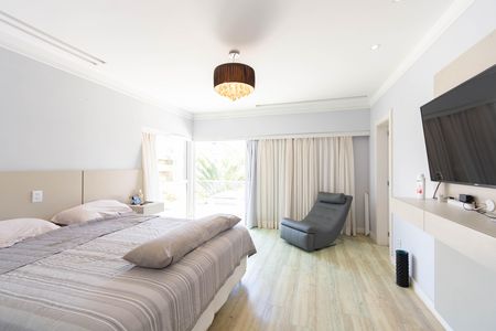 Casa à venda com 928m², 5 quartos e 4 vagas