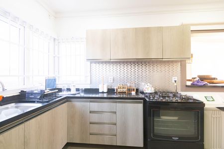 Casa à venda com 928m², 5 quartos e 4 vagas