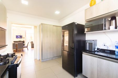 Casa à venda com 928m², 5 quartos e 4 vagas