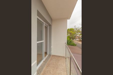 Casa à venda com 112m², 2 quartos e 1 vaga Casa à venda com 112m², 2 quartos e 1 vagaVaranda da Suíte