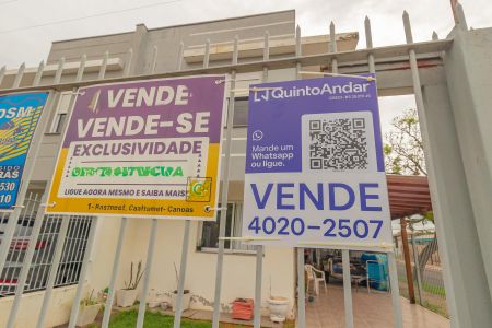 Casa à venda com 112m², 2 quartos e 1 vaga Casa à venda com 112m², 2 quartos e 1 vagaFachada/placa