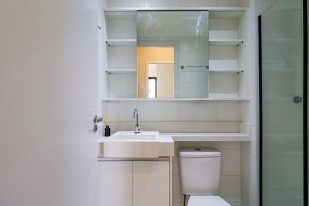 Apartamento à venda com 36m², 2 quartos e 1 vaga Apartamento à venda com 36m², 2 quartos e 1 vagaBanheiro social