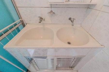 Banheiro de kitnet/studio para alugar com 1 quarto, 32m² em Bela Vista, São Paulo