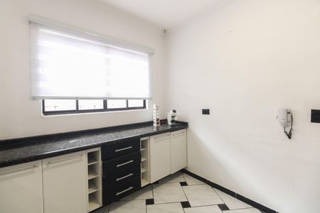 Casa para alugar com 300m², 4 quartos e 4 vagasCozinha 