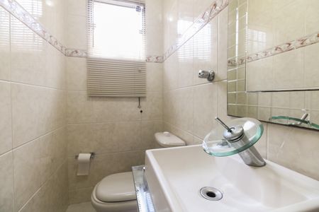 Casa para alugar com 300m², 4 quartos e 4 vagasLavabo 