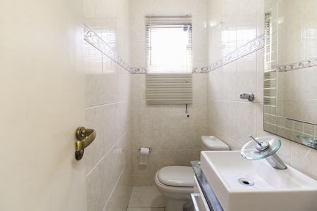 Casa para alugar com 300m², 4 quartos e 4 vagasLavabo 