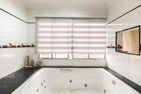 Casa para alugar com 300m², 4 quartos e 4 vagasBanheiro Suíte 1