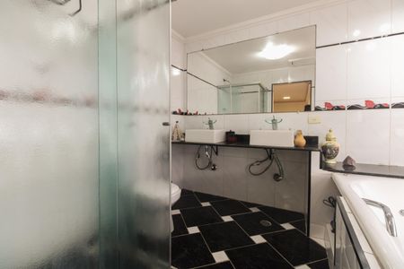 Casa para alugar com 300m², 4 quartos e 4 vagasBanheiro Suíte 1