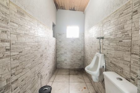 Casa para alugar com 300m², 4 quartos e 4 vagasChurrasqueira - Banheiro 