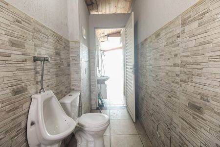 Casa para alugar com 300m², 4 quartos e 4 vagasChurrasqueira - Banheiro 