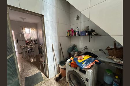 Casa à venda com 121m², 2 quartos e 1 vagaÁrea de Serviço