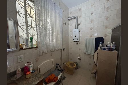 Casa à venda com 121m², 2 quartos e 1 vagaBanheiro