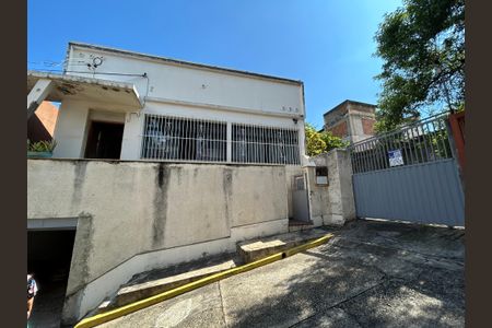 Casa à venda com 121m², 2 quartos e 1 vagaFachada + plaquinha