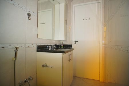 Apartamento à venda com 67m², 2 quartos e sem vagaBanheiro Corredor
