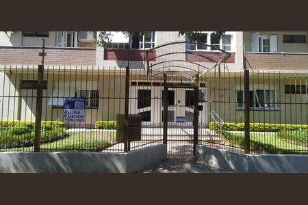 Apartamento para alugar com 113m², 4 quartos e sem vaga Apartamento para alugar com 113m², 4 quartos e sem vagaPlaca