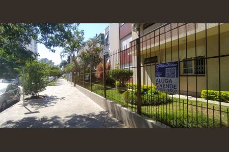 Apartamento para alugar com 113m², 4 quartos e sem vaga Apartamento para alugar com 113m², 4 quartos e sem vagaPlaca