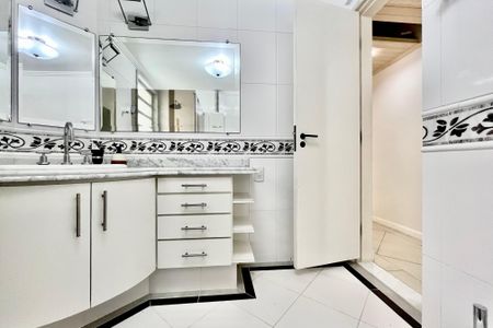 Apartamento à venda com 137m², 3 quartos e 1 vagaBanheiro 1