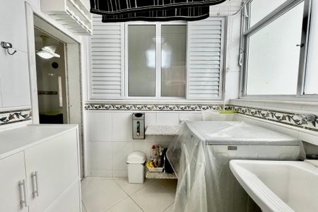 Apartamento à venda com 137m², 3 quartos e 1 vagaÁrea de Serviço