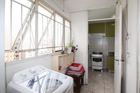 Apartamento à venda com 94m², 3 quartos e 1 vagaÁrea de Serviço