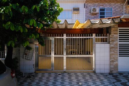 Casa para alugar com 70m², 2 quartos e 1 vagaFachada