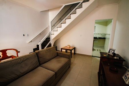 Casa para alugar com 70m², 2 quartos e 1 vagaSala