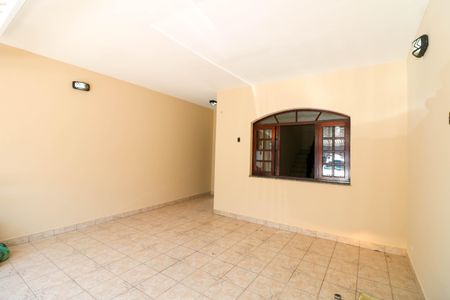 Casa para alugar com 157m², 4 quartos e 2 vagas Casa para alugar com 157m², 4 quartos e 2 vagasGaragem