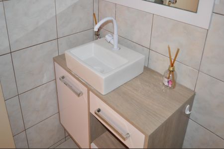 Apartamento à venda com 77m², 2 quartos e 1 vagaBanheiro Social