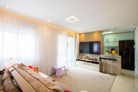 Sala de apartamento à venda com 2 quartos, 69m² em Campestre, Santo André